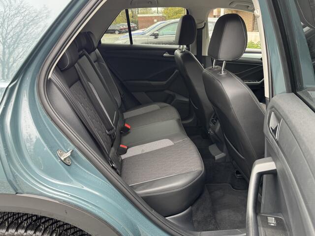 Volkswagen T-Roc TSI 115PK LIFE GOAL EDITION NAVI/CARPLAY/STOELVERWARMING/ FABRIEKSGARANTIE