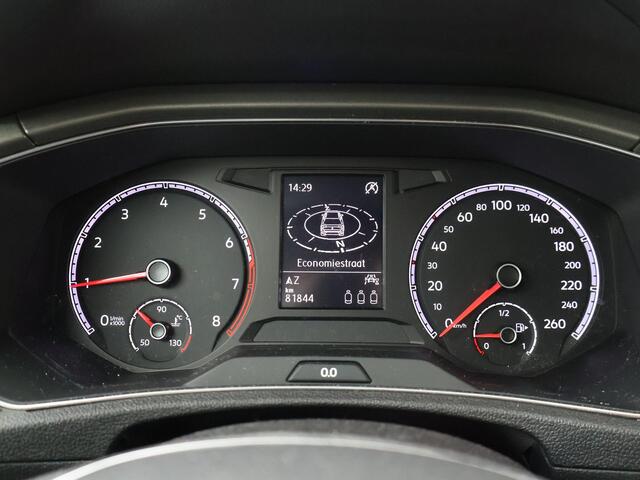 Volkswagen T-Roc 1.0 TSI Style | 110 PK | Navigatiesysteem | Achteruitrijcamera | Adaptive cruise control |