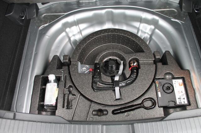 Volkswagen T-Roc 1.5 TSI R-LINE ED. 150pk Afneembare Trekh./ IQ Light / Apple,android