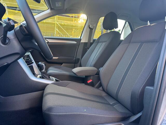 Volkswagen T-Roc 1.5 TSI 150pk DSG Life Edition | Dodehoeksensoren | Climatronic | Achteruitrijcamera