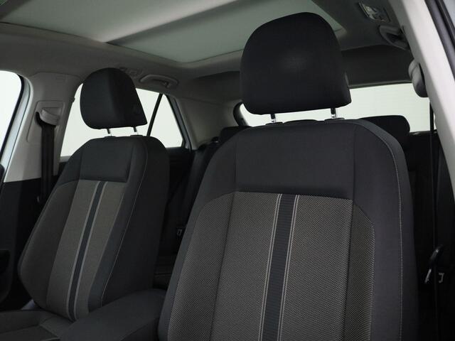 Volkswagen T-Roc 1.5 TSI 150PK DSG Style · Camera · Panoramadak · Apple/Android Car Play · Trekhaak · Navigatie · 17'' Inch ·