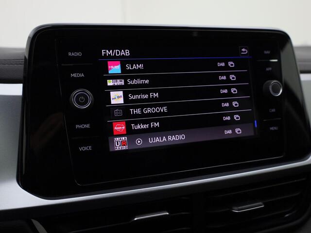 Volkswagen T-Roc 1.0TSI/110PK Life · Apple Carplay/Android Auto · Camera + Parkeersensoren · Lane assist · Garantie t/m 24-09-2026 of 100000km