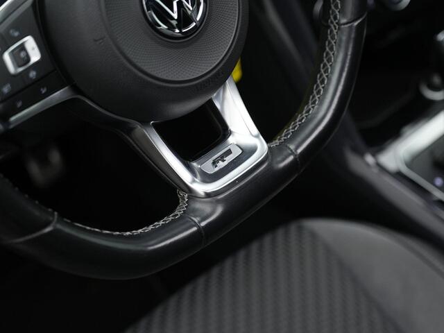 Volkswagen T-Roc 1.5 TSI 150 pk DSG Sport Business R / R-Line | Panoramadak | Beats | Stoelverwarming | Adaptive Cruise