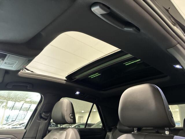 Volkswagen T-Roc 1.5 TSI 150pk DSG R-line Sport · Camera · Panoramadak · Apple/Android Car Play · Alarm · Trekhaak · 18'' Inch ·