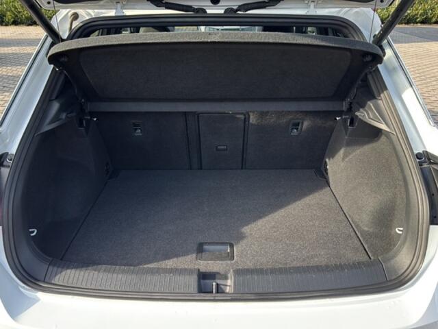 Volkswagen T-Roc 1.5 TSI DSG R-LINE PANODAK/ELEKKLEP/BEATS/ACC/STOELVERW