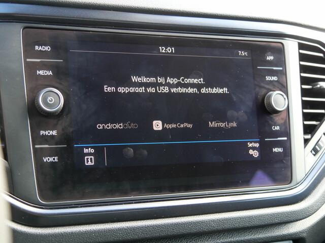 Volkswagen T-Roc 1.0 TSI 116PK Style | TREKHAAK | CARPLAY |