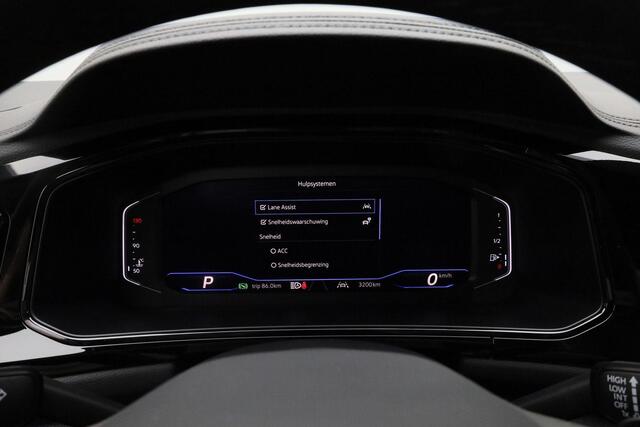 Volkswagen T-Roc 1.5 TSI 150 pk DSG R-Line Edition | Panoramadak | Stuur-/stoelverwarming | Achteruitrijcamera | Apple Carplay / Android Auto