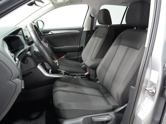 Volkswagen T-Roc 1.5 TSI 150pk DSG Life Edition Carplay/Android Camera keyless Acc Lm Velgen 122