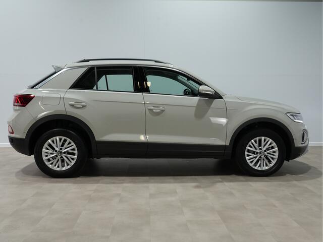 Volkswagen T-Roc 1.5 TSI 150pk DSG Life Business Trekhaak Navi Stoelverw. Parkass. Android/Carplay 297