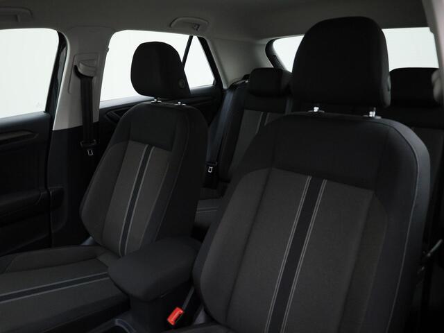 Volkswagen T-Roc 1.0TSI/110PK Style · Navigatie ·Camera + Parkeersensoren · Lane assist