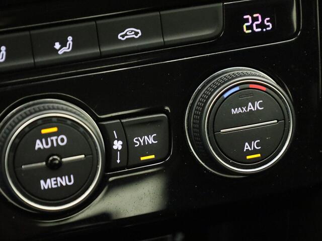 Volkswagen T-Roc 1.0TSI/110PK Style · Navigatie ·Camera + Parkeersensoren · Lane assist