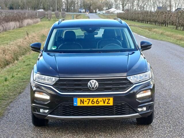 Volkswagen T-Roc 1.5 TSI Style /Leer/Stoelverw./Navi/Clima/Park. hulp/16"/