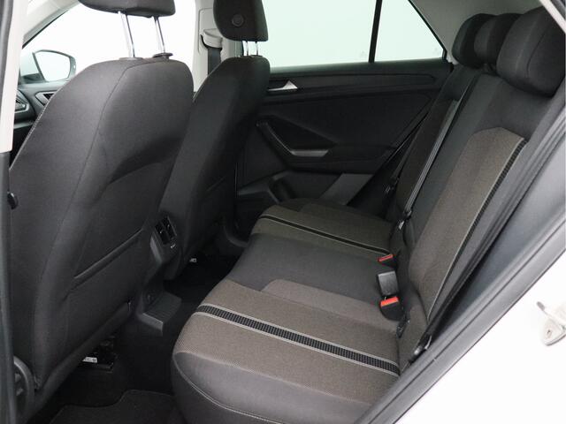 Volkswagen T-Roc 1.5 TSI Style/ lage km/ trekhaak!