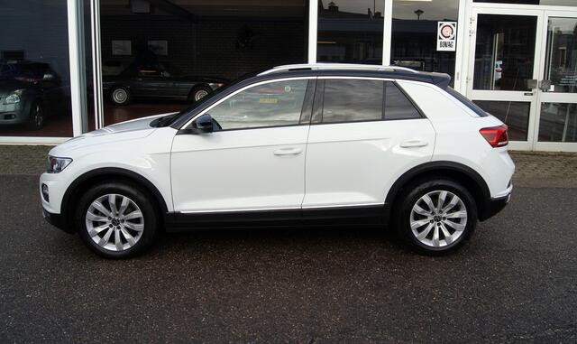 Volkswagen T-Roc 1.5 TSI Sport Navi,Clima,Trekhaak,pdc,RIJKLAARPRIJS!!