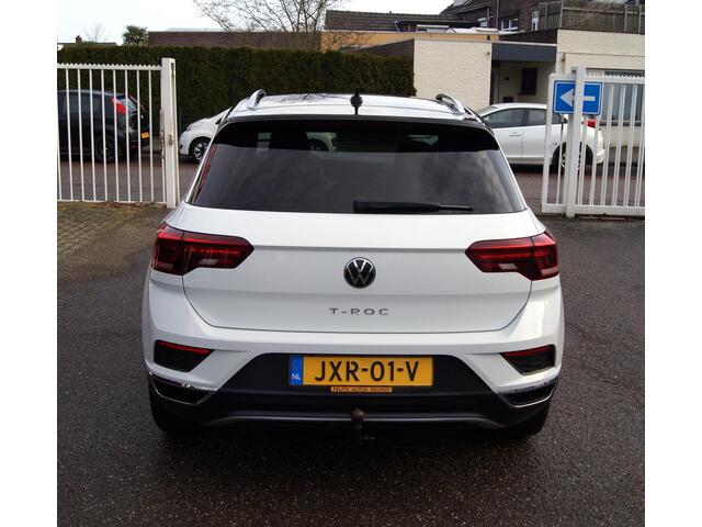 Volkswagen T-Roc 1.5 TSI Sport Navi,Clima,Trekhaak,pdc,RIJKLAARPRIJS!!