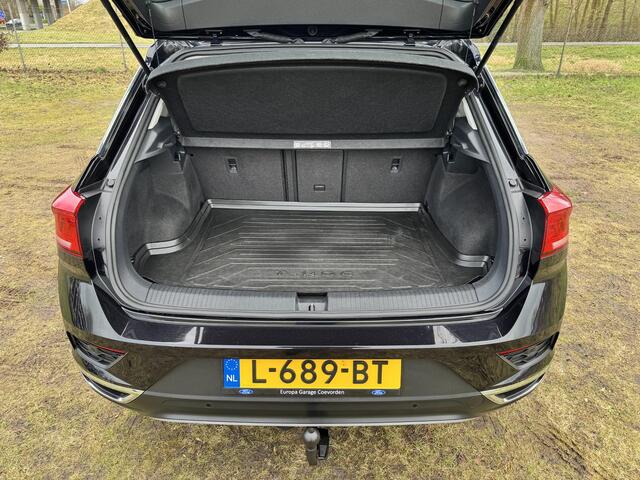 Volkswagen T-Roc 1.5 TSI 150PK Sport | TREKHAAK 1.500KG | ADAP. CRUISE | BLINDSPOT | LED | STOELVERWARMING |