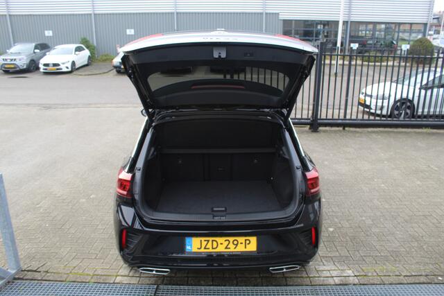 Volkswagen T-Roc 1.5 TSI R-Line Automaat/Trekhaak afneembaar/Apple carplay/Achteruitrijcamera/Keyless/Stoelverwarming/IQ Light/Adaptive cruise control/Parkassist/Lane assist/DAB+/Inklapbare spiegels