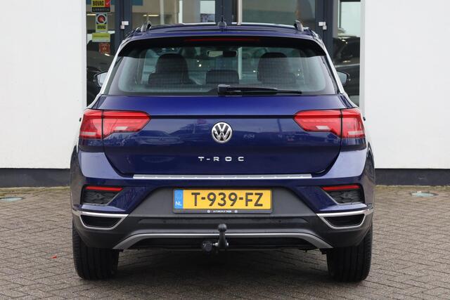 Volkswagen T-Roc 1.5 TSI United 110KW/150PK DSG, trekhaak, keyless entry, digital cockpit pro, bi colour LMV, carplay (navigatie)