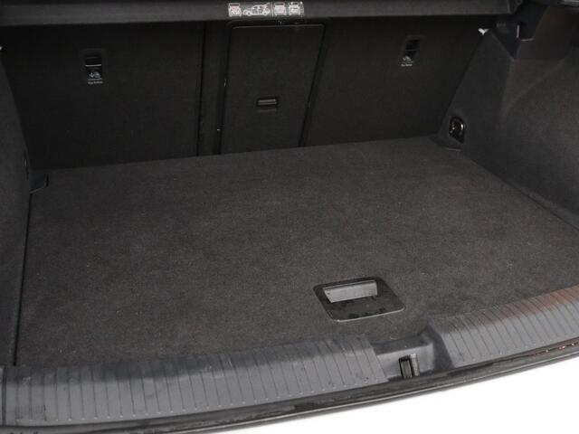 Volkswagen T-Roc 1.5 TSI Sport | Panoramadak | Adaptive cruise | Keyless | Carplay | Navigatie | Full LED | Virtual Cockpit | Climate control | Parkeerhulp | Bluetooth