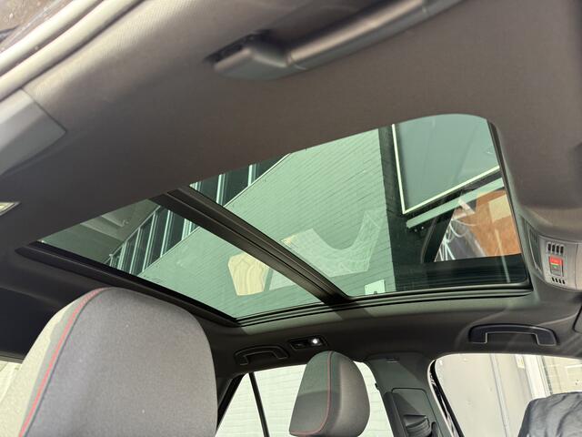 Volkswagen T-Roc 1.5 TSI Sport Panodak Navi Virt.Cockp. El klep