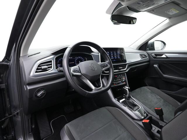 Volkswagen T-Roc 1.5 TSI 150 pk DSG Style | Trekhaak | IQ Light | Achteruitrijcamera | Adaptive Cruise | Stoelverwarming