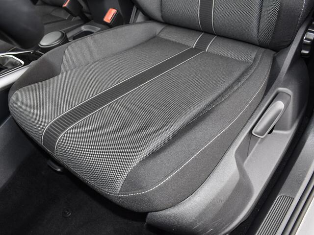 Volkswagen T-Roc 1.5 TSI 150pk DSG Life Edition · Keyless · Camera · Apple/Android Car Play · Navigatie · Stoelverwarming · 17'' Inch ·