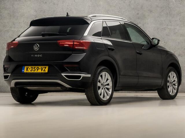 Volkswagen T-Roc 1.0 TSI Sport (APPLE CARPLAY, GROOT NAVI, CLIMATE, PARKEERSENSOREN, SPORTSTOELEN, ADAPTIVE CRUISE, GETINT GLAS, NIEUWSTAAT)