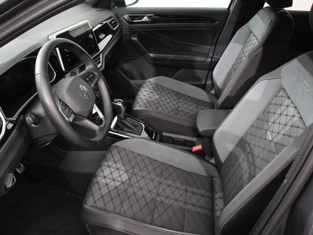 Volkswagen T-Roc 1.5 TSI 150pk DSG R-Line | Navigatie | Apple Carplay/Android Auto | Parkeersensoren | Camera | Adaptive Cruise Control | Dab | Digitale Cockpit