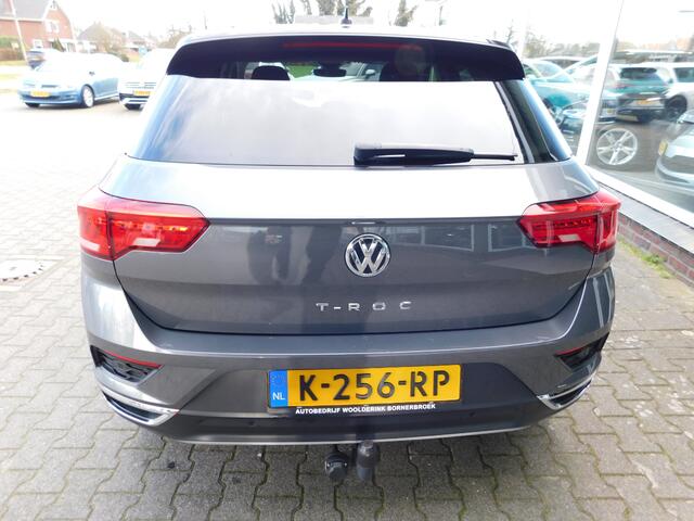 Volkswagen T-Roc 1.5TSI 150PK DSG STYLE! All-in Prijs! Trekhaak!