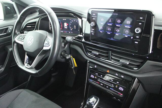 Volkswagen T-Roc 1.5 TSI 150pk DSG Style Trekhaak Camera Virtual Cockpit App-Connect