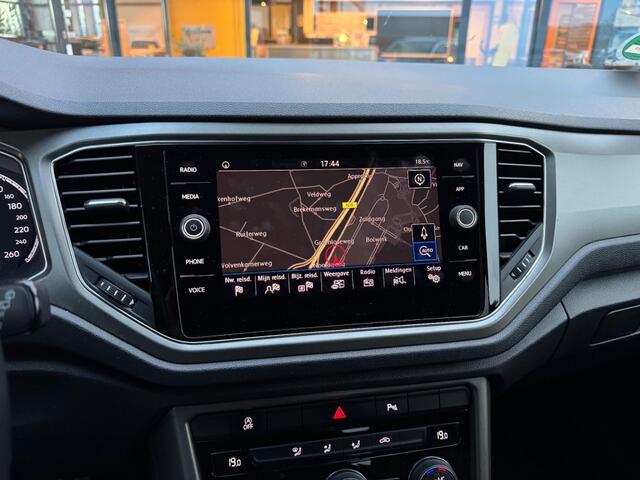 Volkswagen T-Roc 1.5 TSI 150 pk DSG Sport - Adap cruise - Navi - Carplay/Android