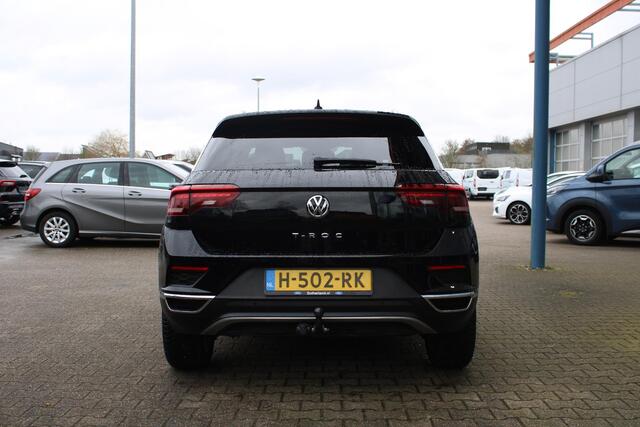 Volkswagen T-Roc 1.5 TSI Sport | Trekhaak | Stoelverwarming | Climate Control | Adaptive Cruise Control | Camera | Elektrische Klep | Navigatie |