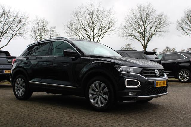 Volkswagen T-Roc 1.5 TSI Sport | Trekhaak | Stoelverwarming | Climate Control | Adaptive Cruise Control | Camera | Elektrische Klep | Navigatie |
