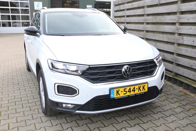 Volkswagen T-Roc 1.0 TSI Style Business / Navi / Climate / Stoelverwarming / Trekhaak