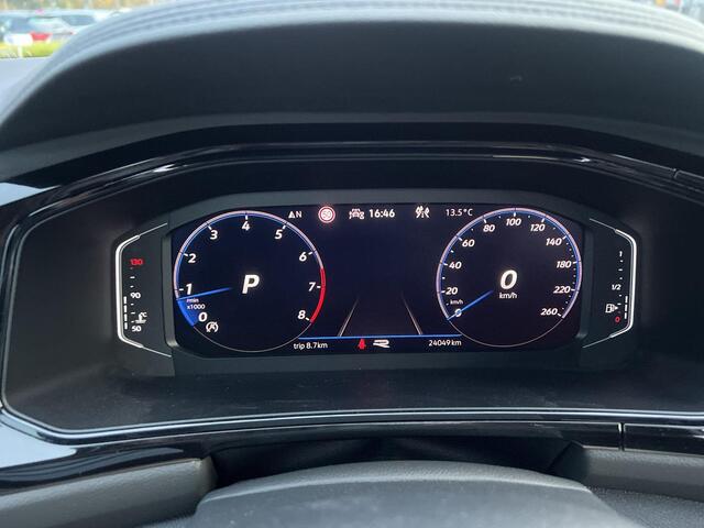 Volkswagen T-Roc 1.5 TSI R-Line Business | Pano | Vol! | | 150Pk | Automaat |