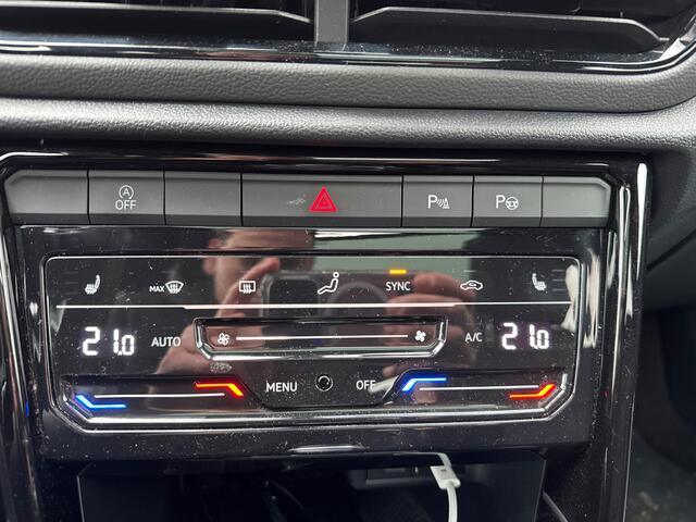 Volkswagen T-Roc 2.0 TSI 4Motion R-Line Business+ / Panoramadak / Camera / Leder / Matrix LED / 18'' / Sfeerverlichting / CarPlay / Stoelverwarming / DAB / ACC