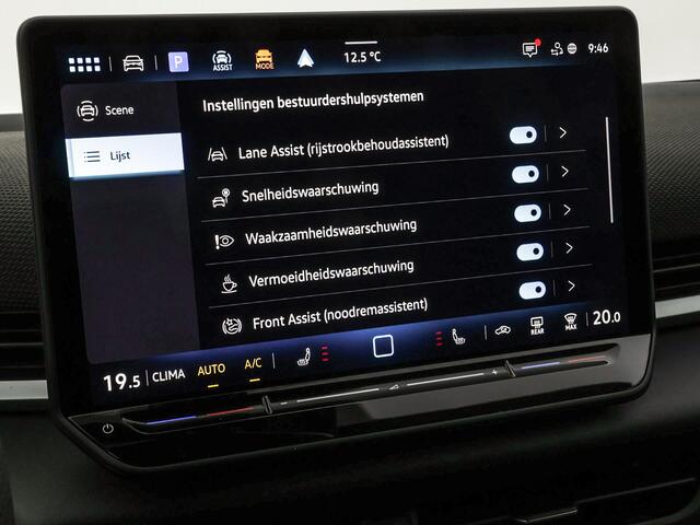 Volkswagen T-Roc R-Line First Edition 1.5 eTSI 150 PK 7 versn. DSG · Achteruitrijcamera · Draadloze telefoonlader · High-end geluidsysteem Harman Kardon · Koplampverlichting matrix-led (IQ.LIGHT) ·