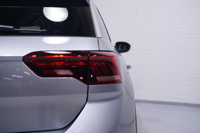 Volkswagen T-Roc 1.5 TSI 150 pk DSG R Line IQ Light LED, Camera El. Achterklep, Side Assist, App Connect