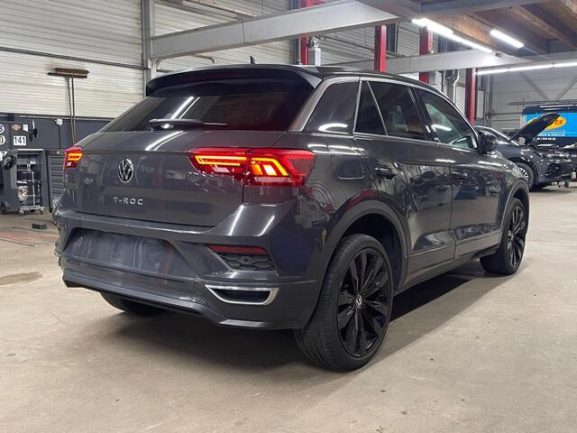 Volkswagen T-Roc 1.5TSI 150pk DSG R-Line Black Style | ACC | Camera