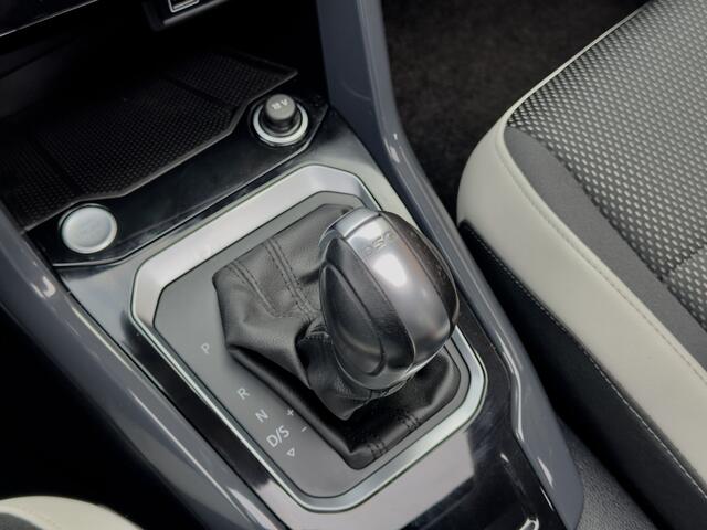 Volkswagen T-Roc 1.5 TSI AUT7 SPORT PANODAK NAVI CAMERA DIGI-DASH APPLE-CARPLAY LED LMV PDC