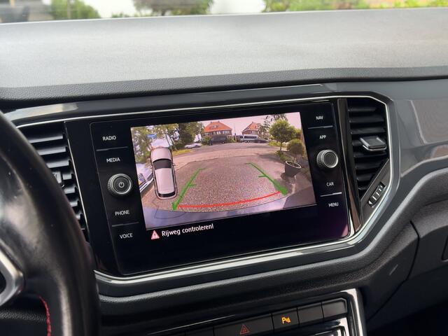 Volkswagen T-Roc 1.5 TSI AUT7 SPORT R-LINE 150PK NAVI CAMERA DIGI-DASH APPLE-CARPLAY LED LMV PDC