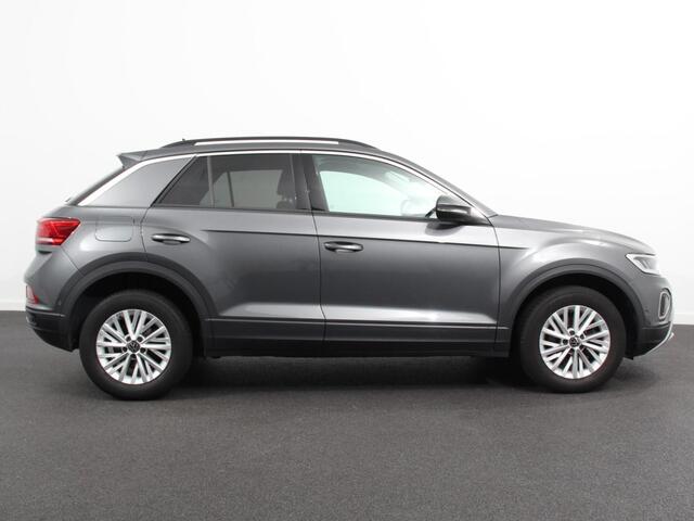 Volkswagen T-Roc 1.5 TSI 150pk DSG Life | Navigatie | Apple Carplay/Android Auto | Adaptive Cruise Control | Trekhaak | Parkeersensoren | Stoelverwarming | Ledverlichting | Getinte ramen | Climate Control |
