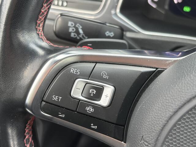 Volkswagen T-Roc 1.5 TSI Sport 2x R-Line | Parkeer Camera | Adaptieve Cruise | Navi