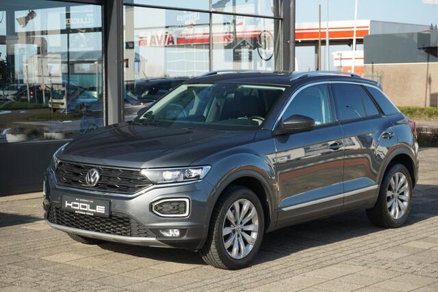 Volkswagen T-Roc 1.5 TSI Sport | ACC | digi cockpit | trekhaak