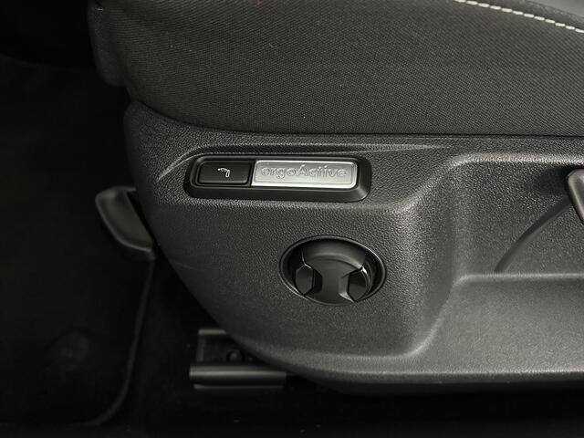 Volkswagen T-Roc 1.5 TSI 150pk DSG Style Trekhaak Camera Stoelverwarming Virtual Cockpit Navigatie