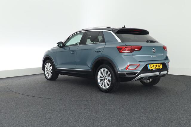 Volkswagen T-Roc 1.5 TSI 150pk DSG Style Trekhaak Camera Stoelverwarming Virtual Cockpit Navigatie