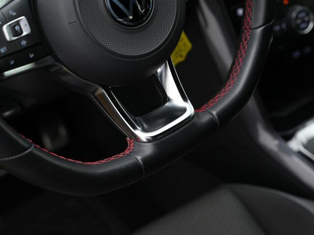 Volkswagen T-Roc 1.5 TSI 150 pk DSG Sport Business R / R-Line | Trekhaak | Achteruitrijcamera | Navigatie