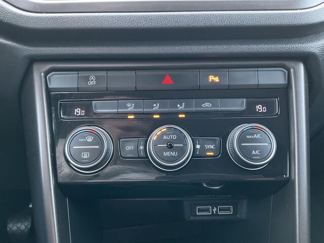 Volkswagen T-Roc 1.0 TSI Style DAB Navi PDC Trekhaak Hoge zit Bluetooth