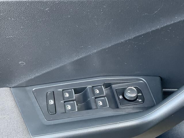 Volkswagen T-Roc 1.0 TSI Style DAB Navi PDC Trekhaak Hoge zit Bluetooth