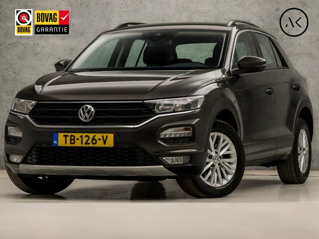 Volkswagen T-Roc 1.0 TSI Sport (APPLE CARPLAY, GROOT NAVI, ADAPTIVE CRUISE, PARKEERSENSOREN, SPORTSTOELEN, LANE ASSIST, NIEUWE APK, NIEUWSTAAT)